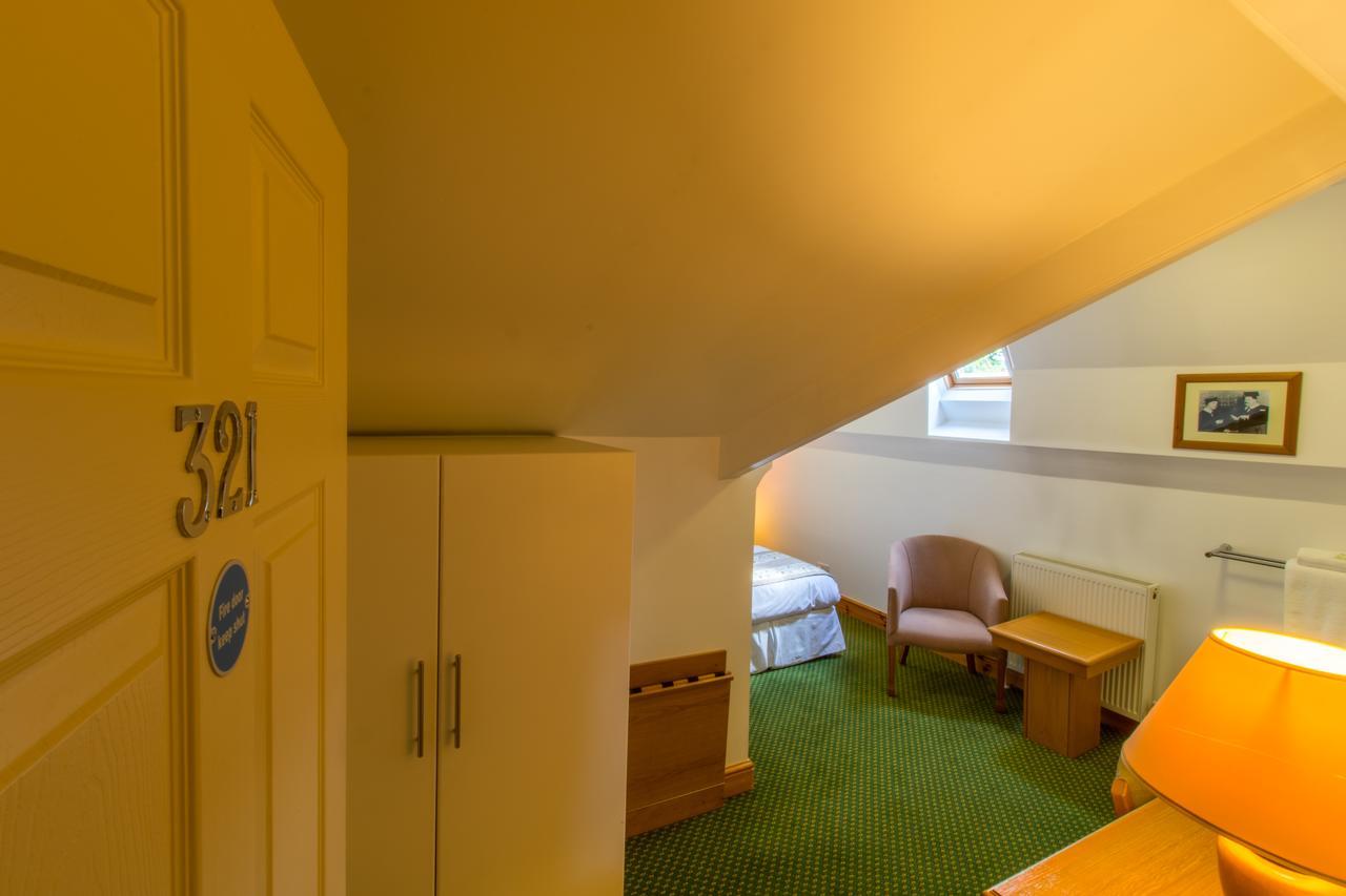 A Park View Hotel Wolverhampton Exterior photo